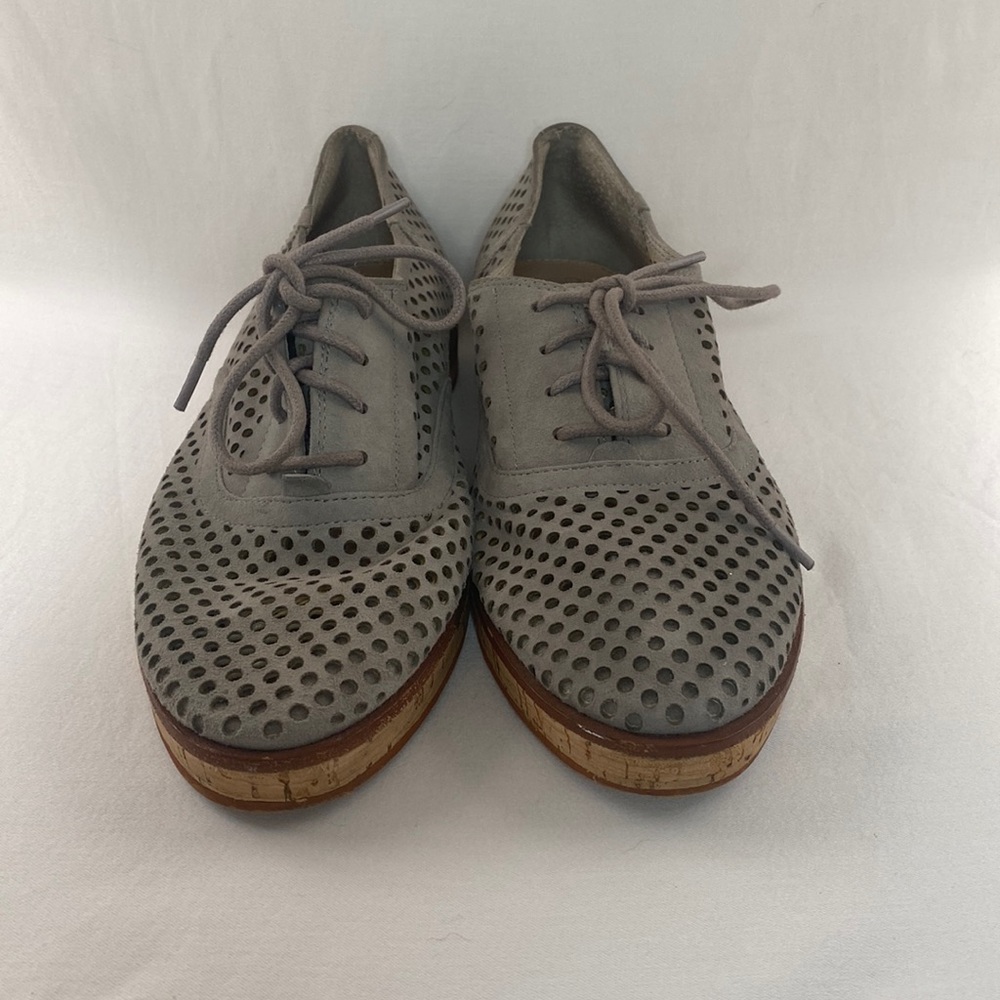 Selling gently used gray Vince Camuto flats